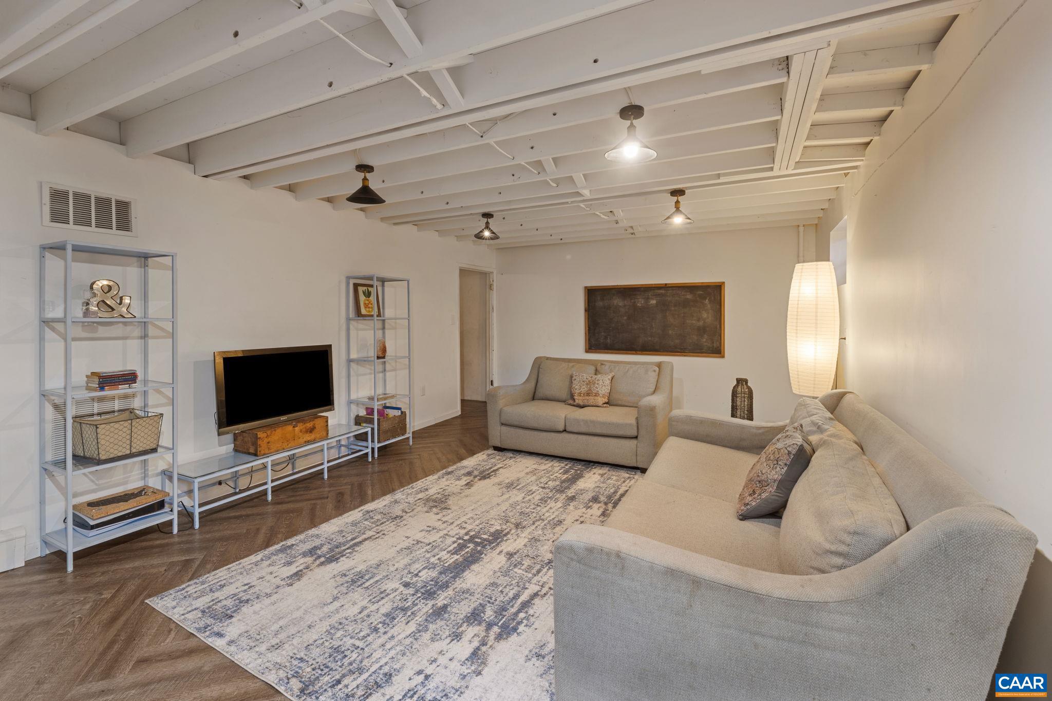 HESSIAN HILLS - Residential