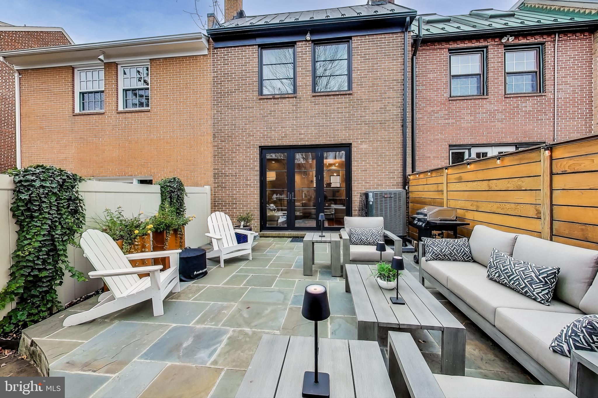 OLD TOWN - Residential Lease