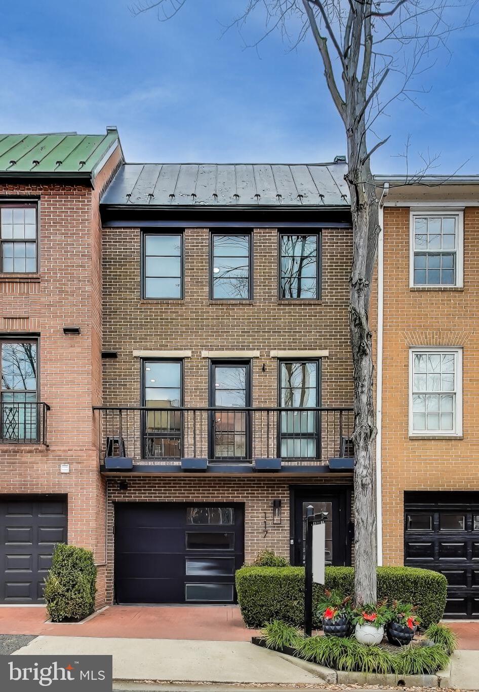 OLD TOWN - Residential Lease