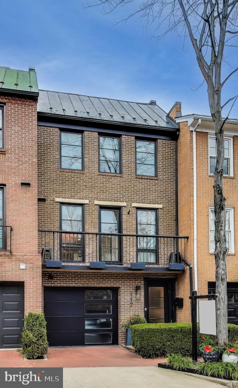 OLD TOWN - Residential Lease