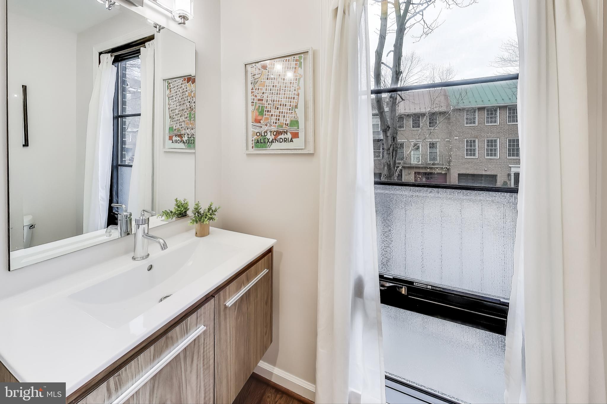 OLD TOWN - Residential Lease