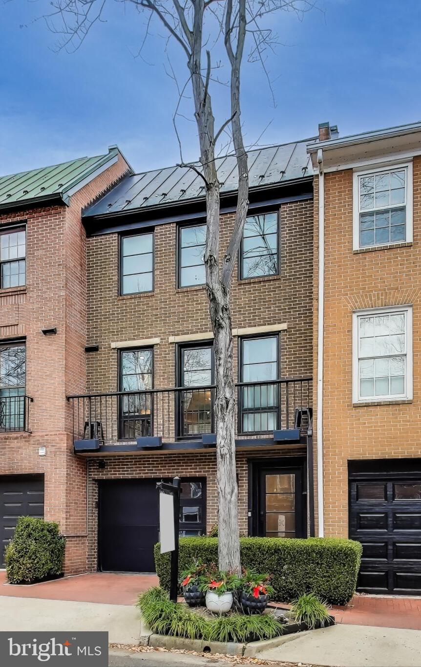 OLD TOWN - Residential Lease