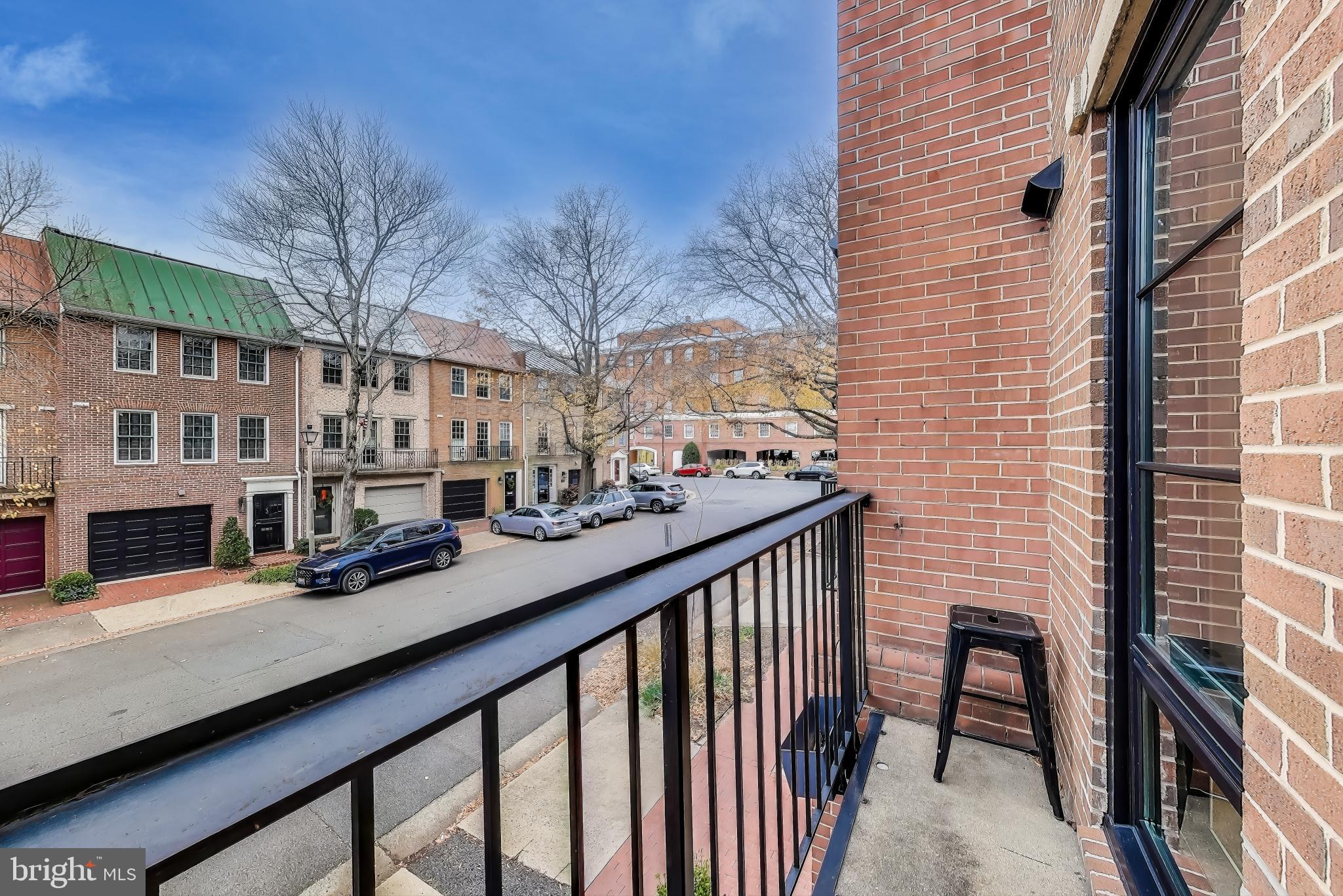 OLD TOWN - Residential Lease