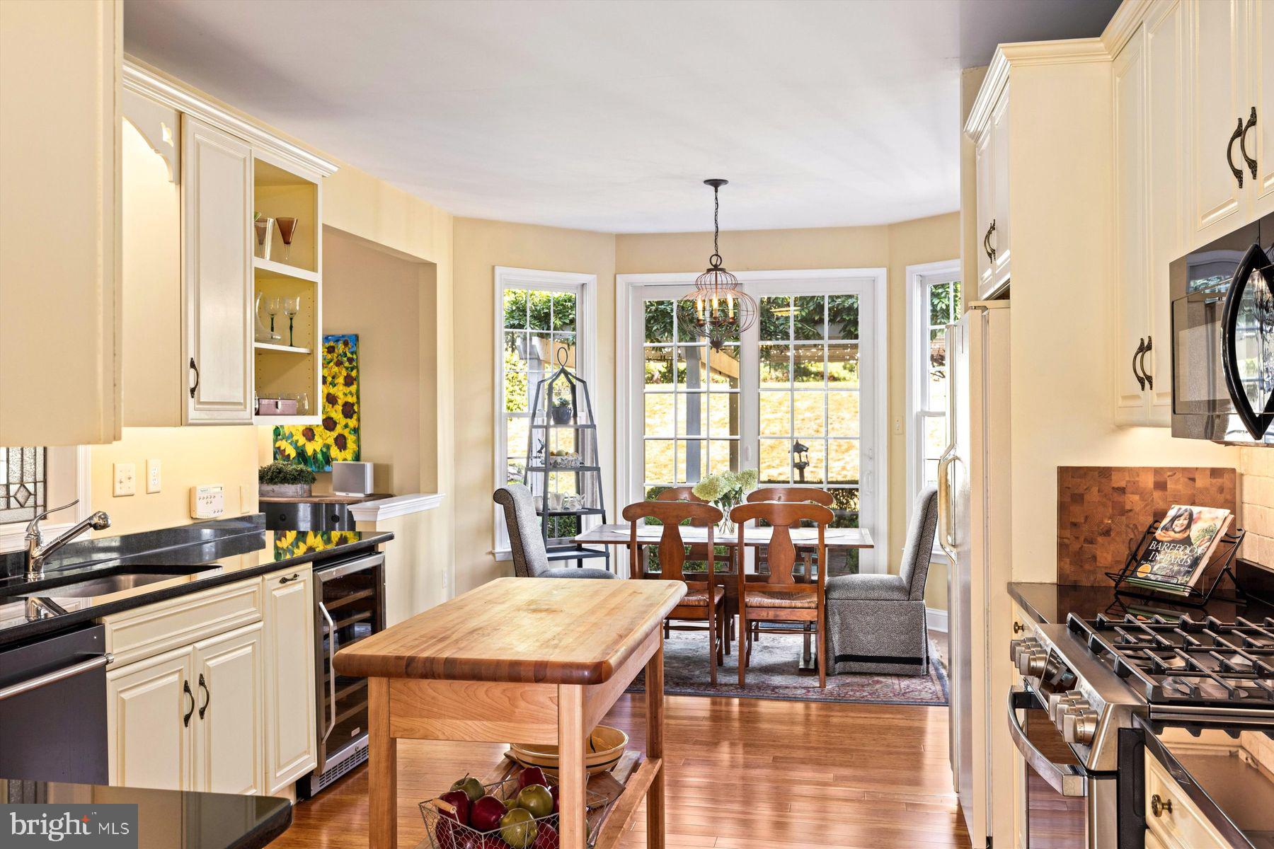 SEASONS - Residential