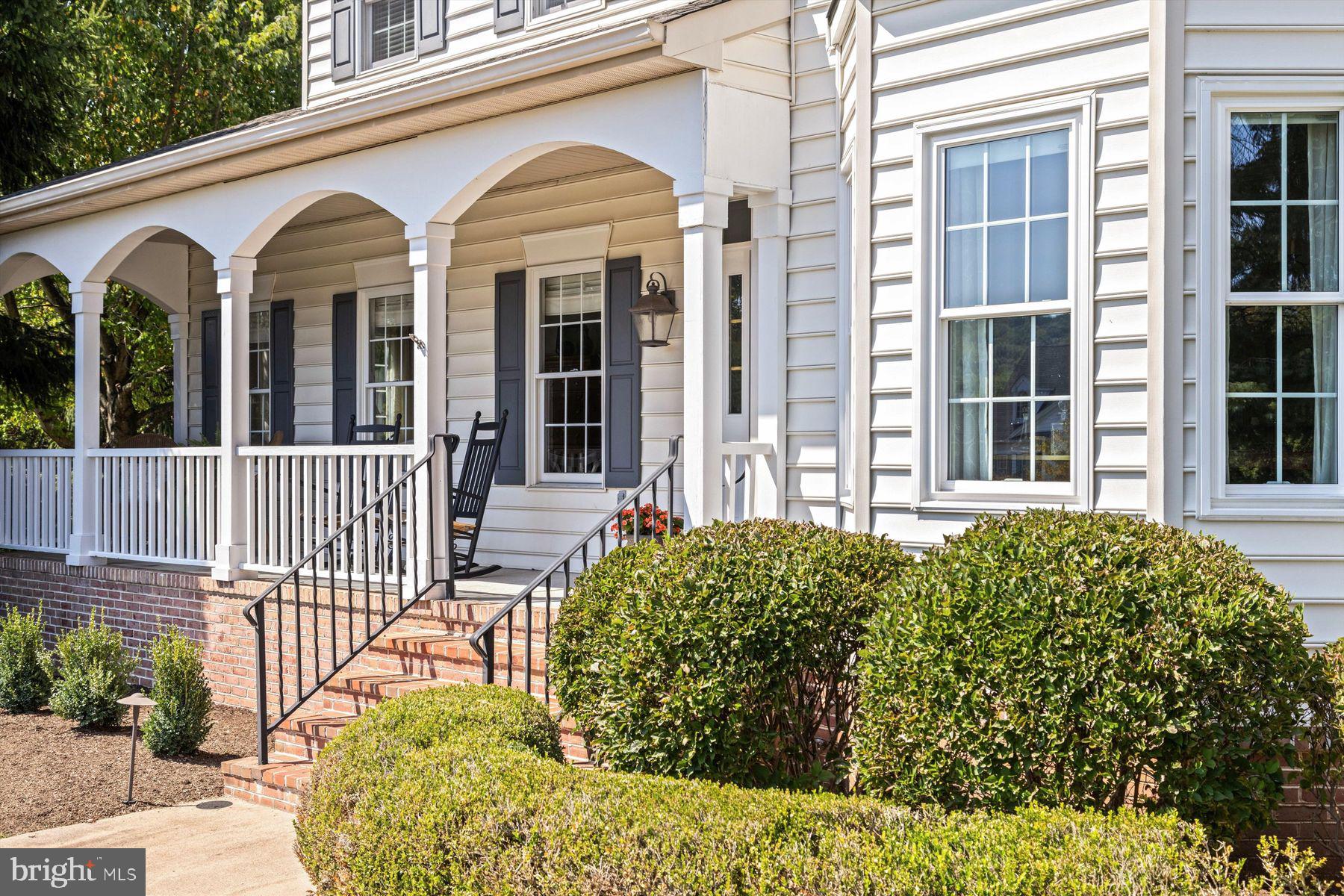 SEASONS - Residential