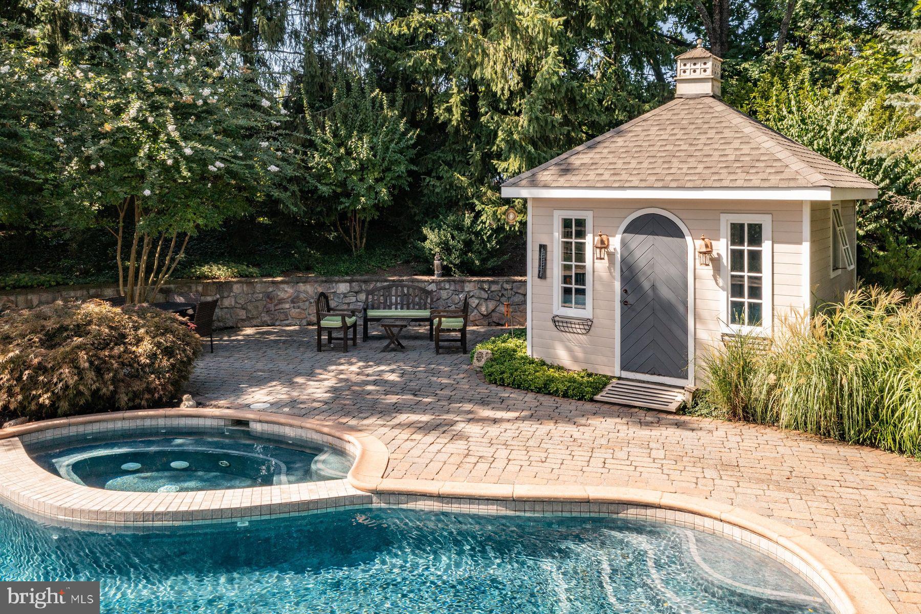 SEASONS - Residential