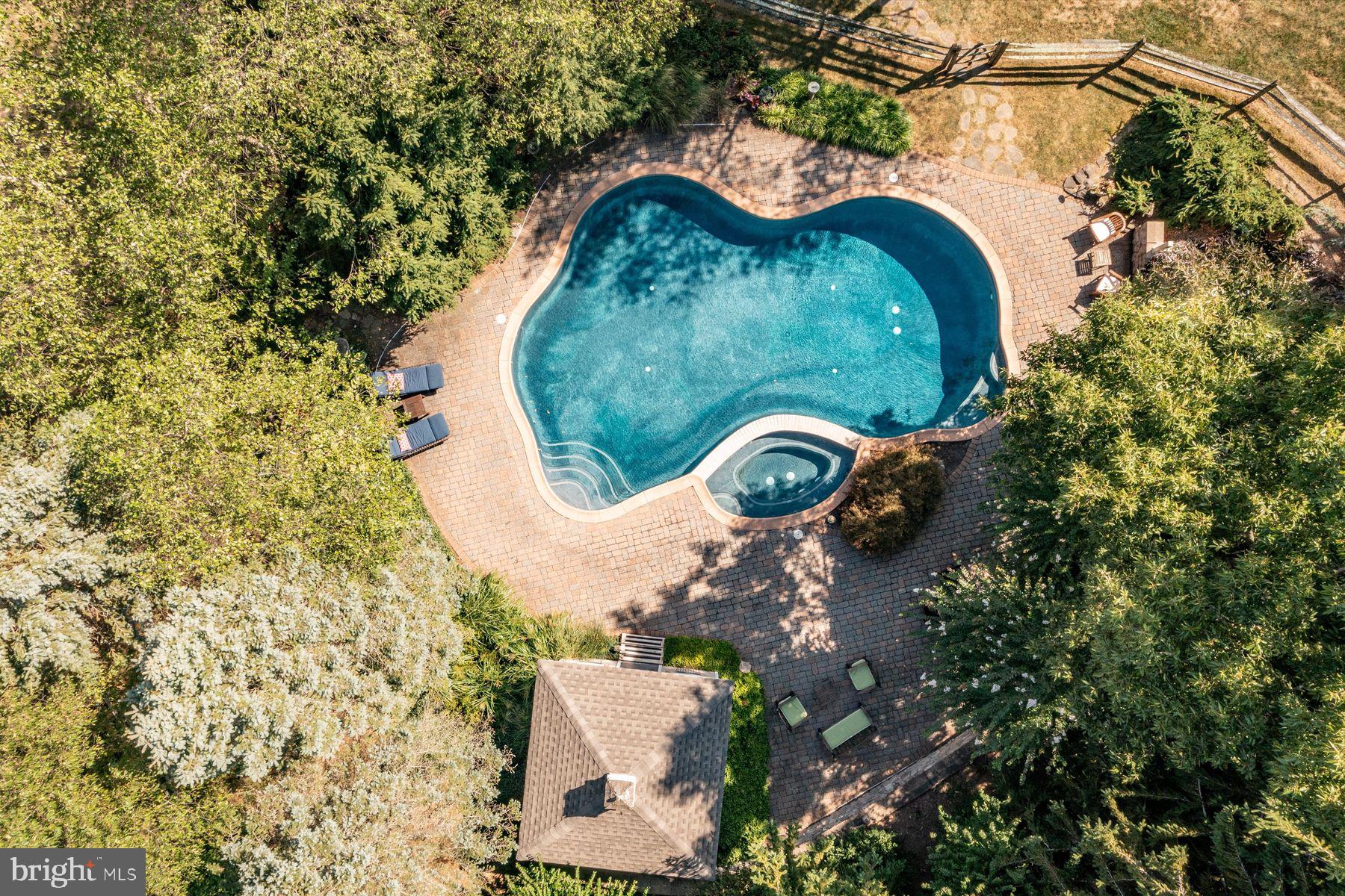 SEASONS - Residential