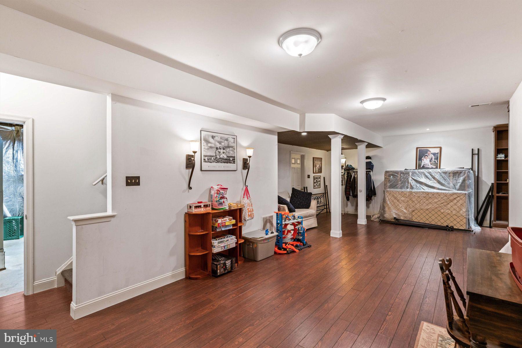 SEASONS - Residential