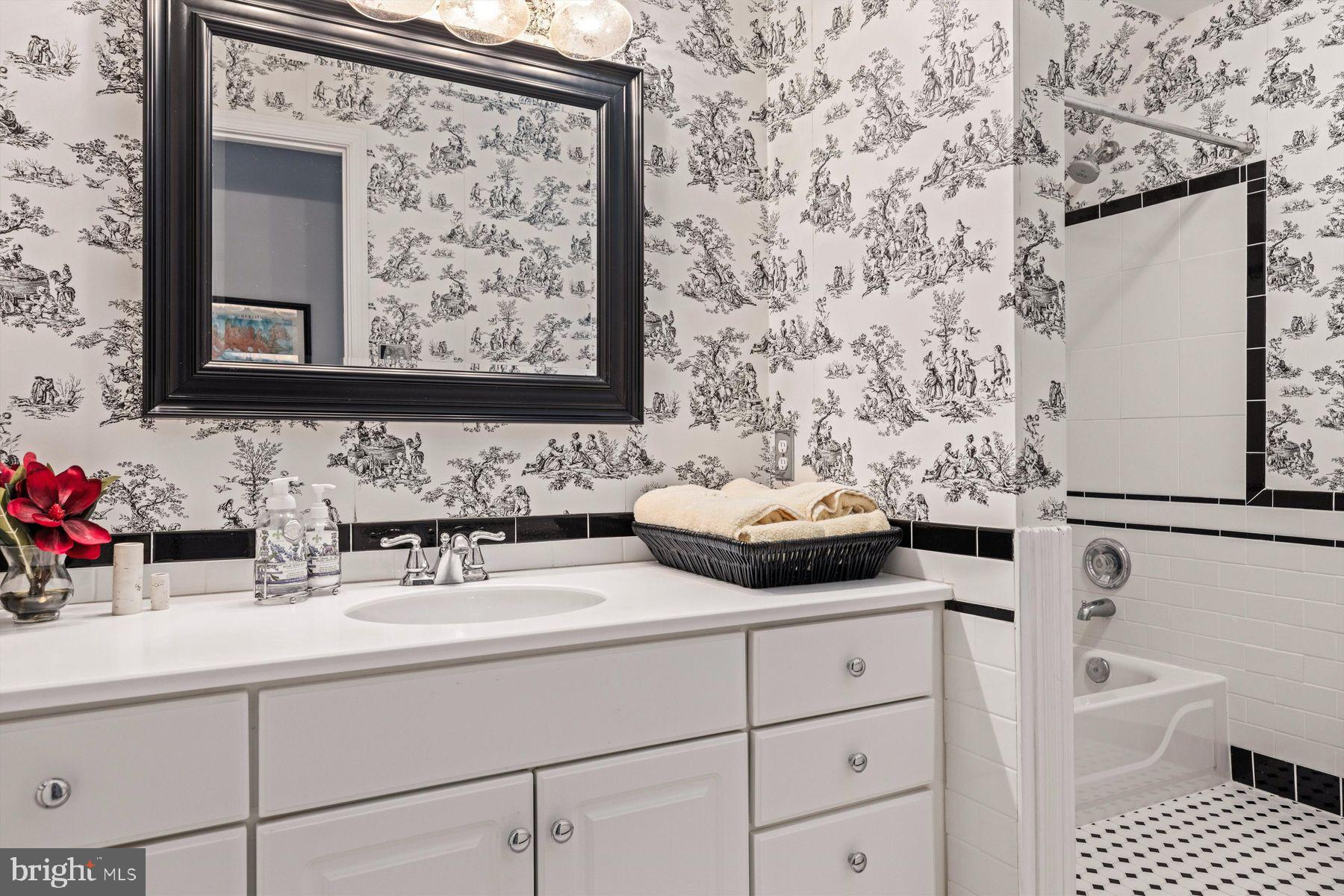 SEASONS - Residential