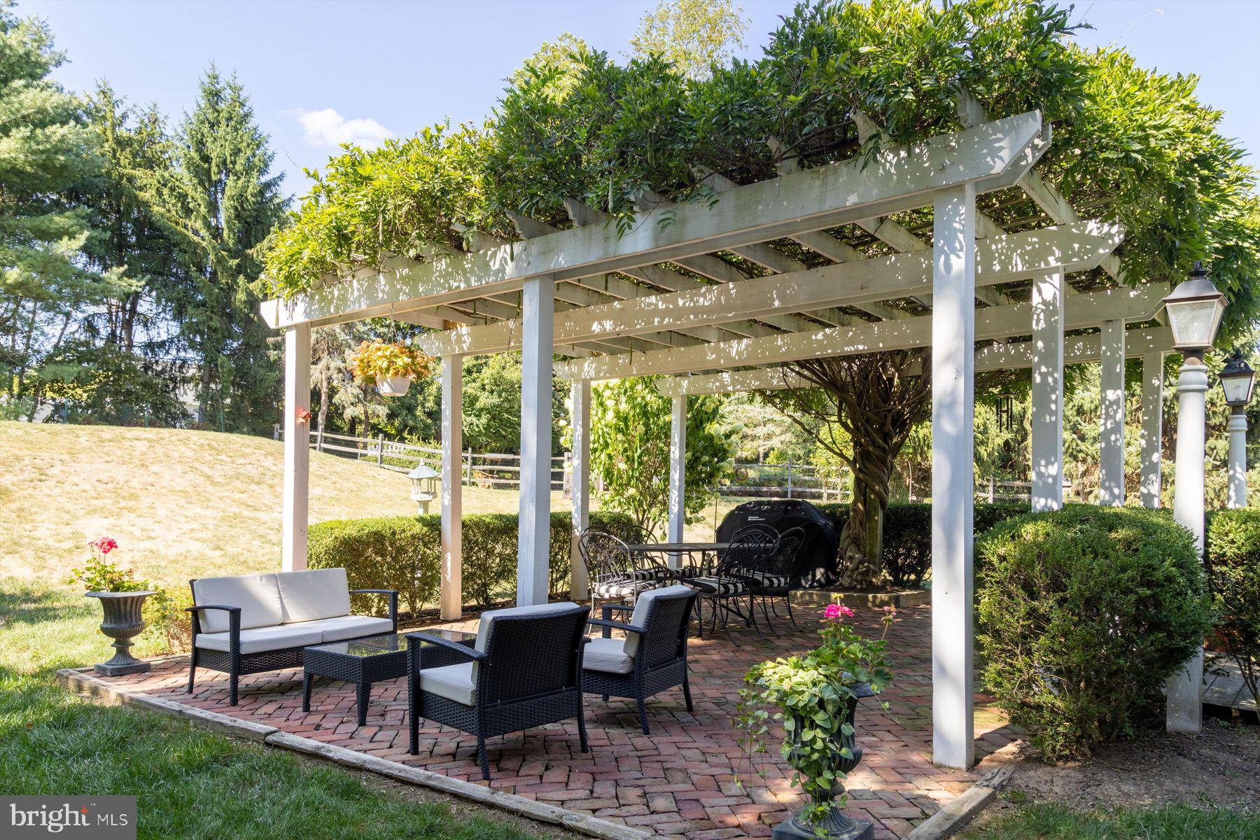 SEASONS - Residential