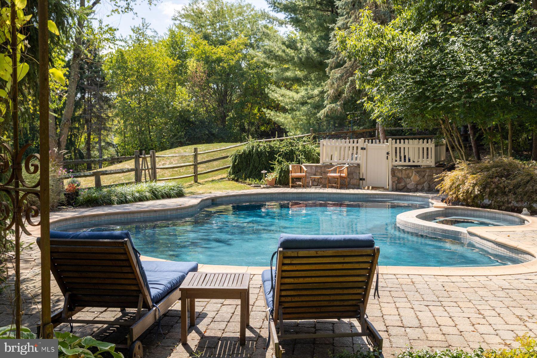 SEASONS - Residential