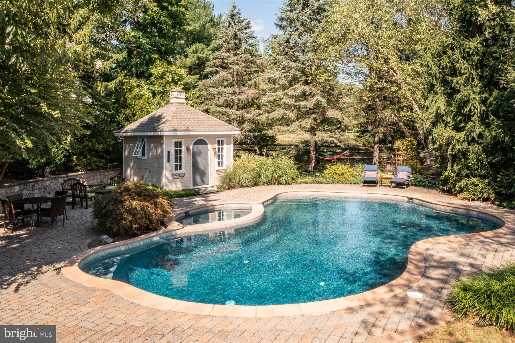 SEASONS - Residential