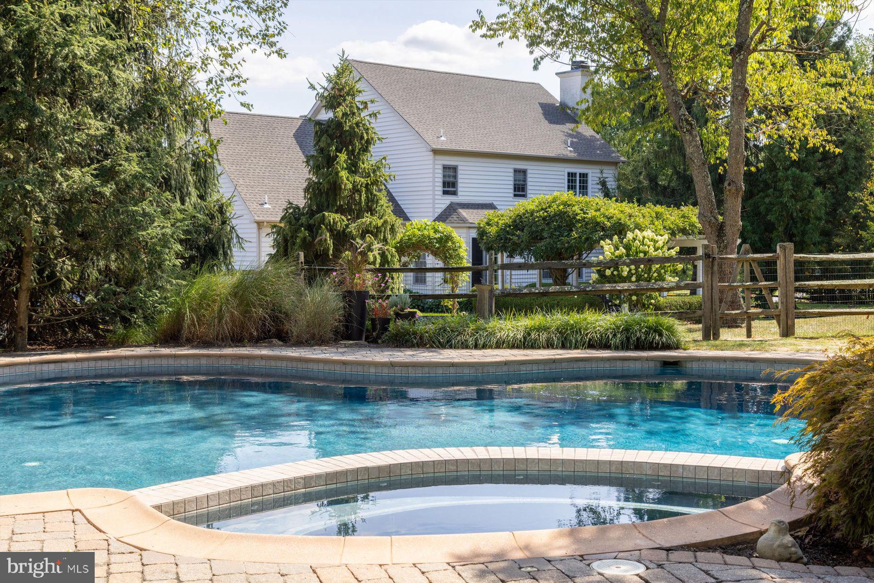 SEASONS - Residential