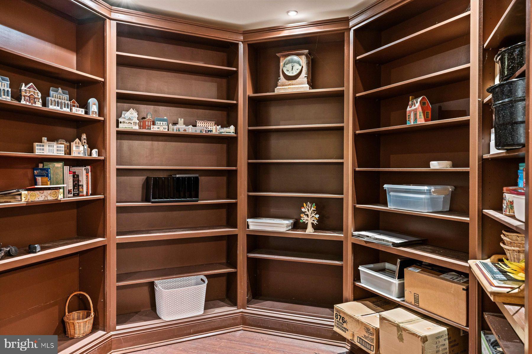 SEASONS - Residential