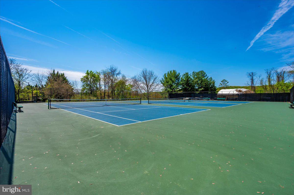 LAKE LINGANORE WOODRIDGE - Residential