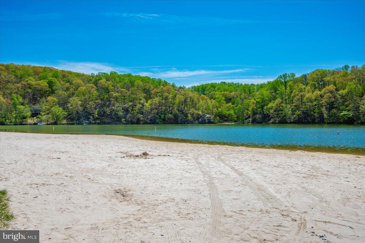 LAKE LINGANORE WOODRIDGE - Residential