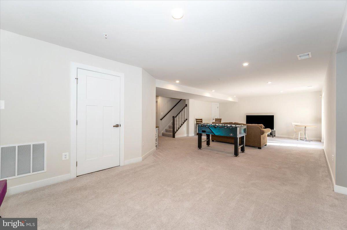 LAKE LINGANORE WOODRIDGE - Residential