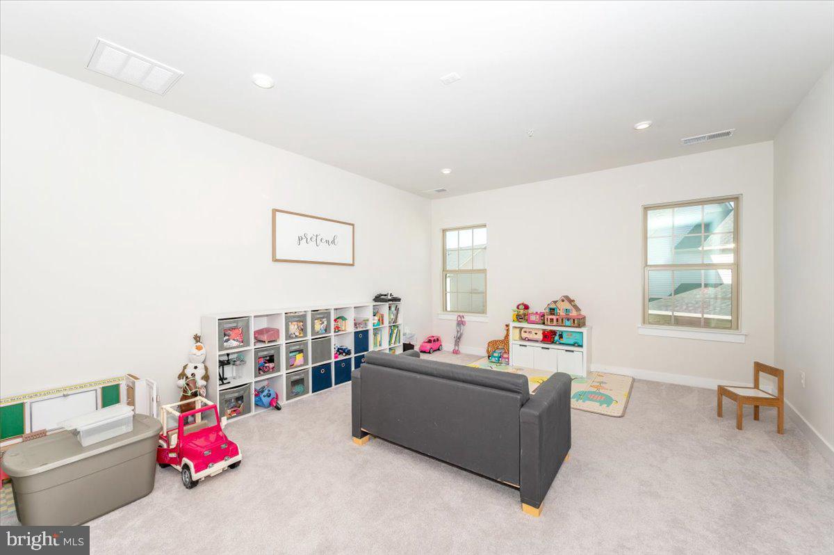 LAKE LINGANORE WOODRIDGE - Residential