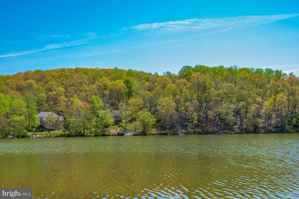 LAKE LINGANORE WOODRIDGE - Residential