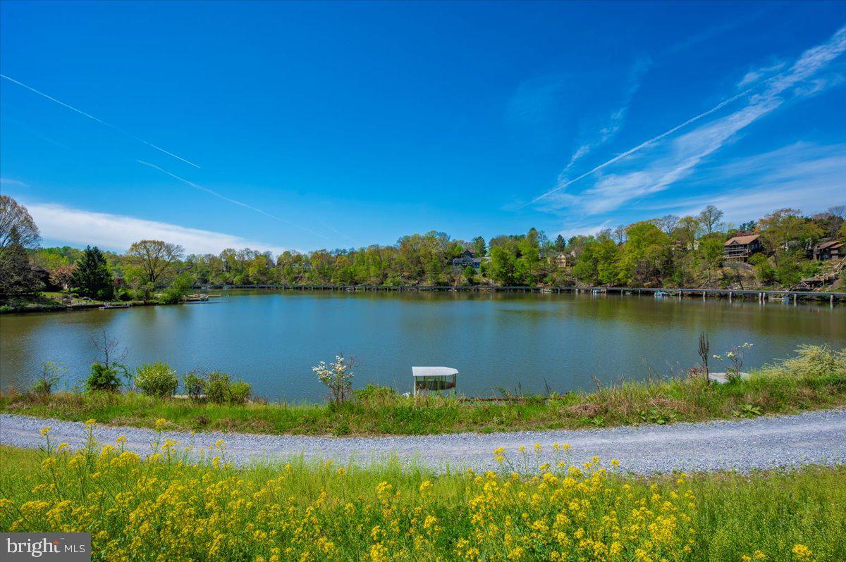 LAKE LINGANORE WOODRIDGE - Residential