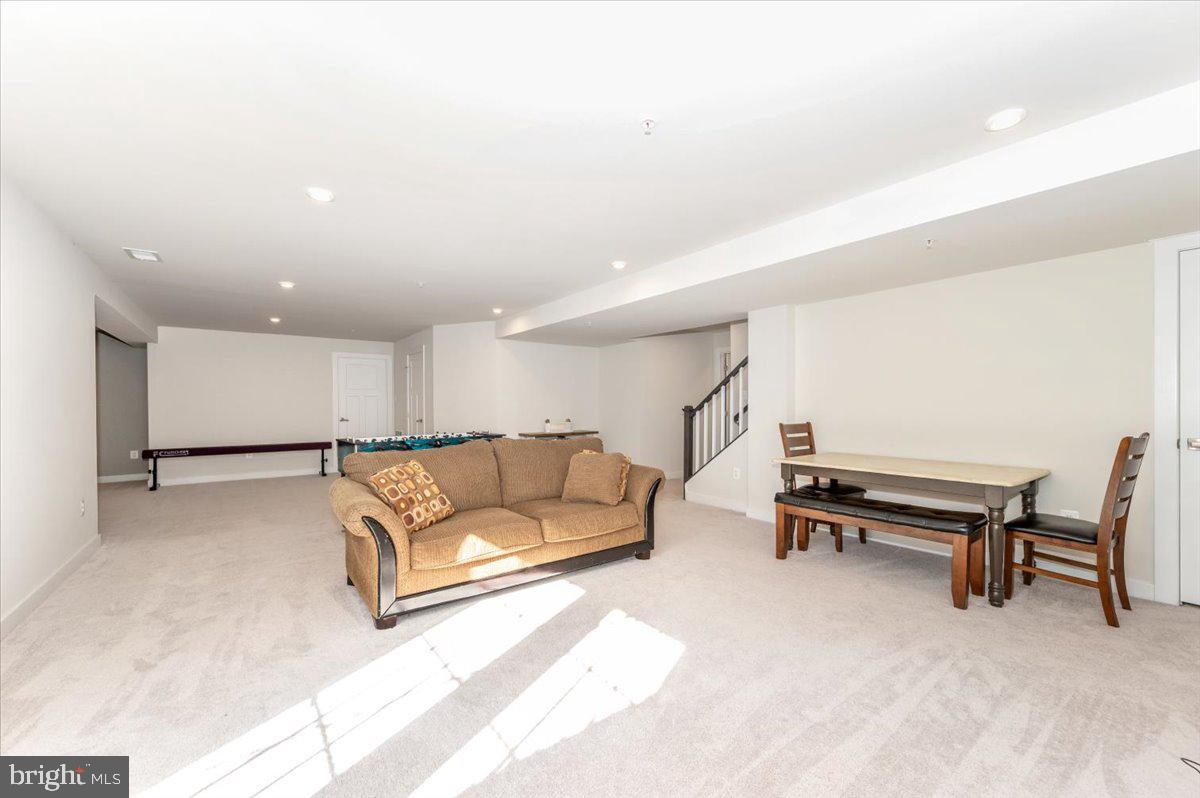 LAKE LINGANORE WOODRIDGE - Residential