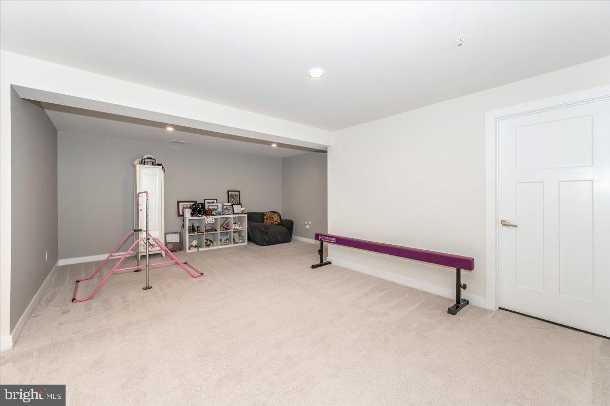 LAKE LINGANORE WOODRIDGE - Residential