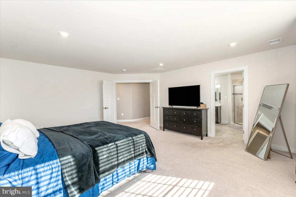 LAKE LINGANORE WOODRIDGE - Residential