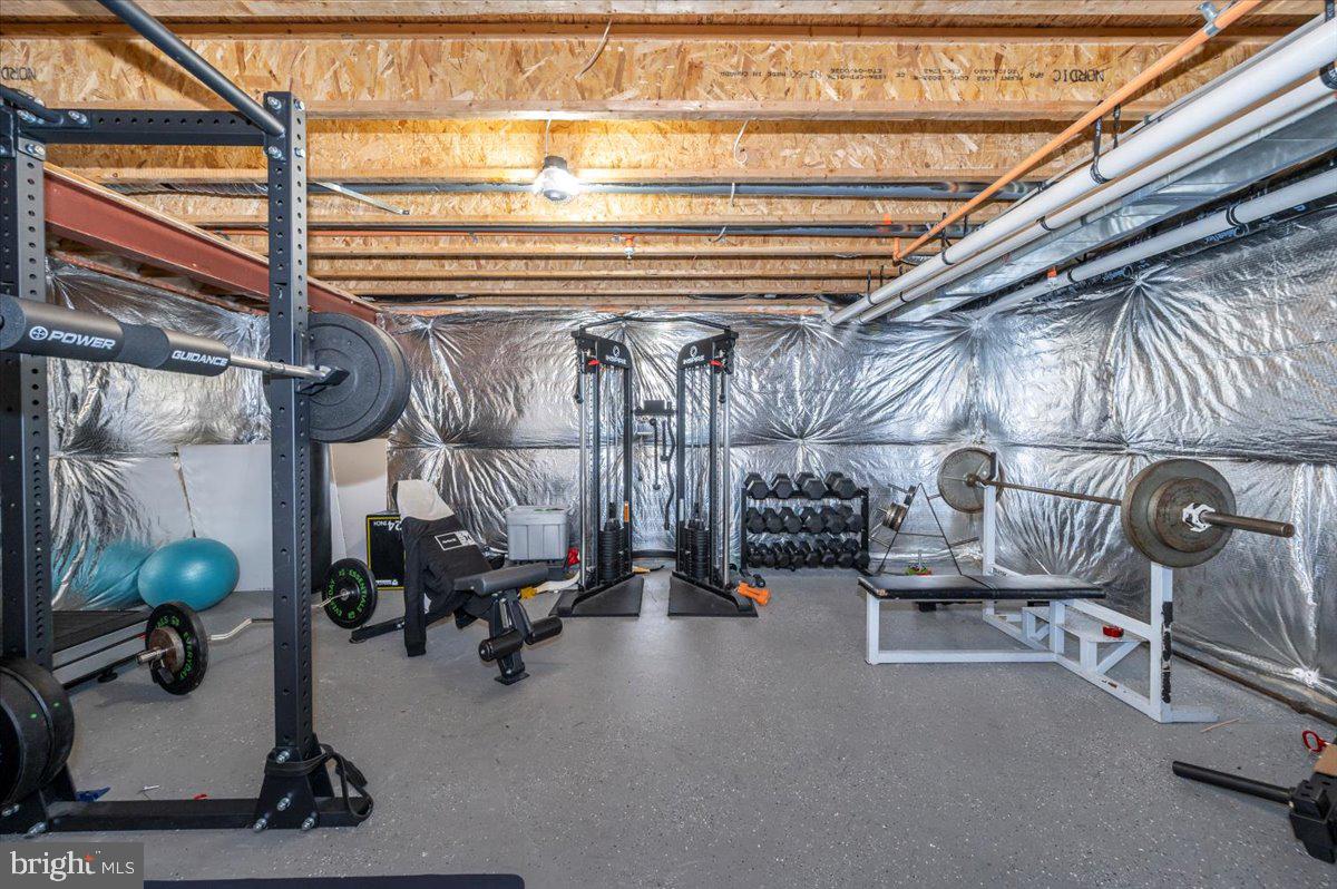 LAKE LINGANORE WOODRIDGE - Residential