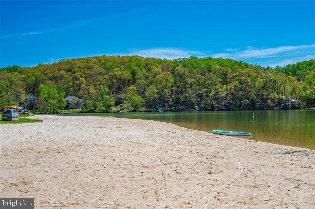 LAKE LINGANORE WOODRIDGE - Residential