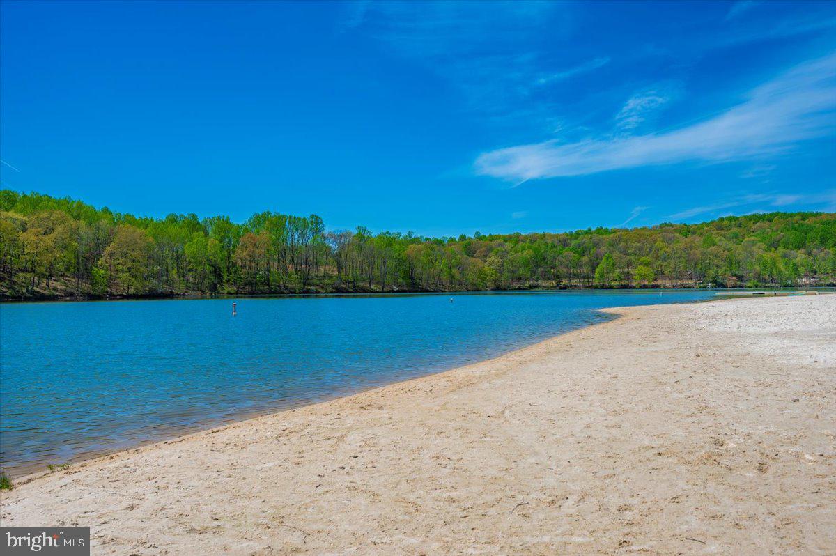 LAKE LINGANORE WOODRIDGE - Residential