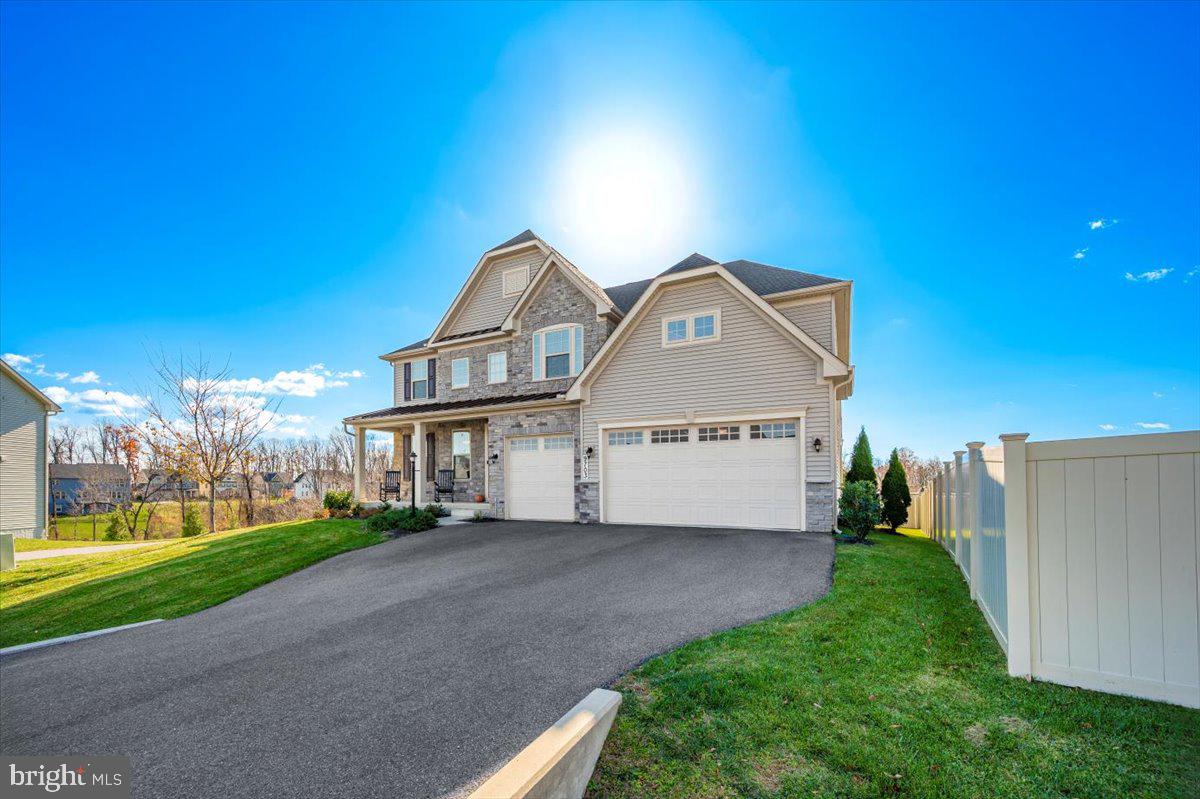 LAKE LINGANORE WOODRIDGE - Residential