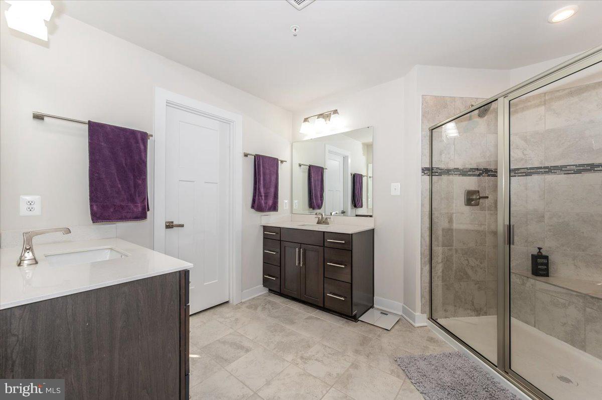 LAKE LINGANORE WOODRIDGE - Residential