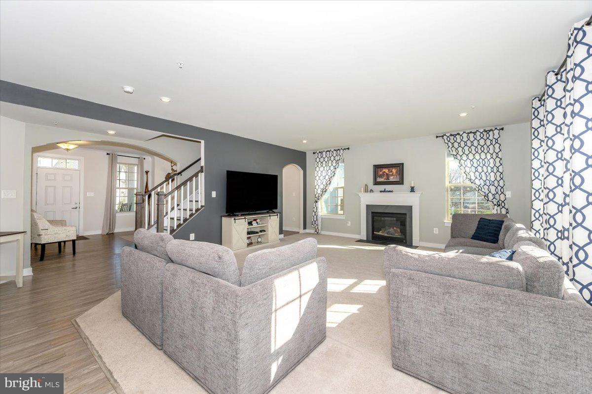 LAKE LINGANORE WOODRIDGE - Residential