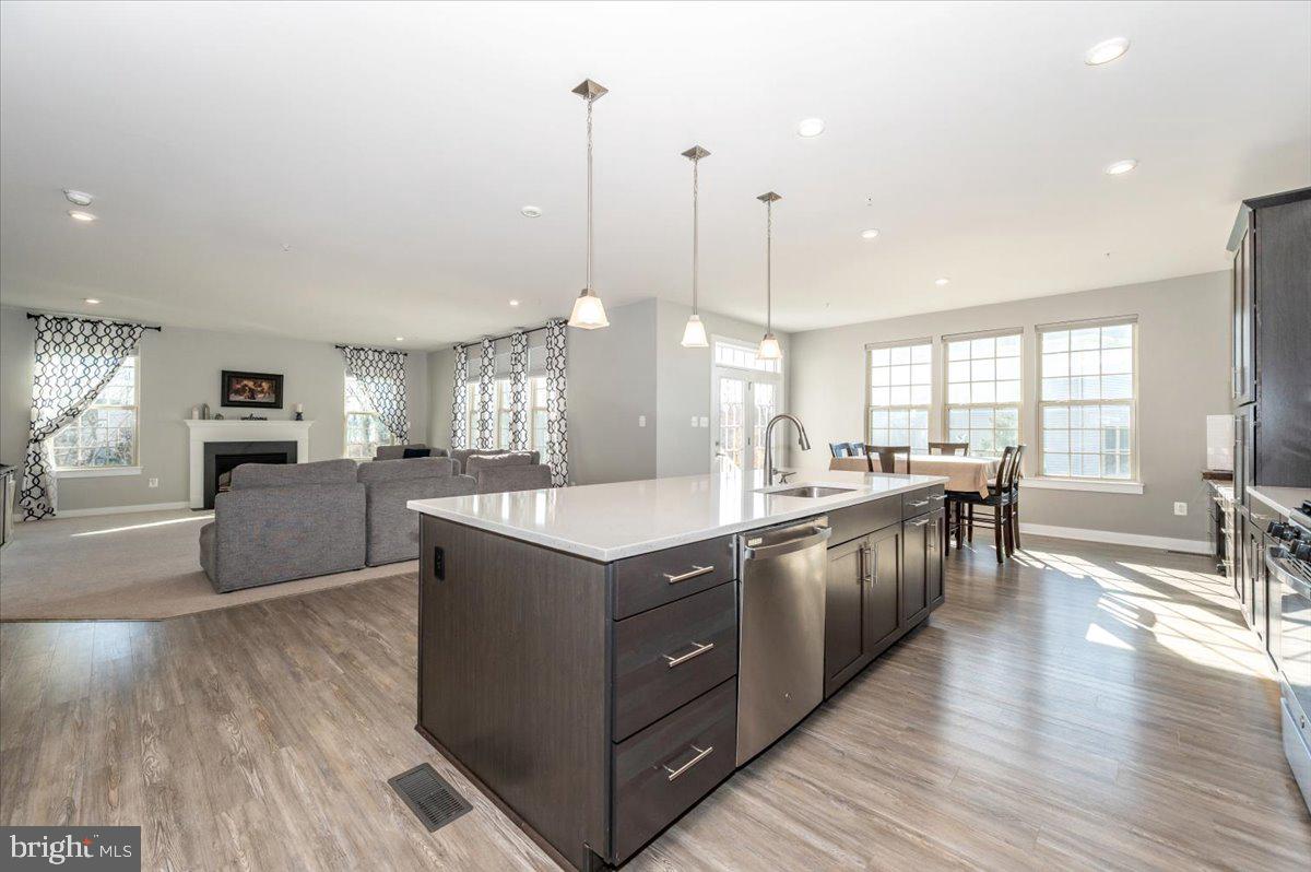 LAKE LINGANORE WOODRIDGE - Residential