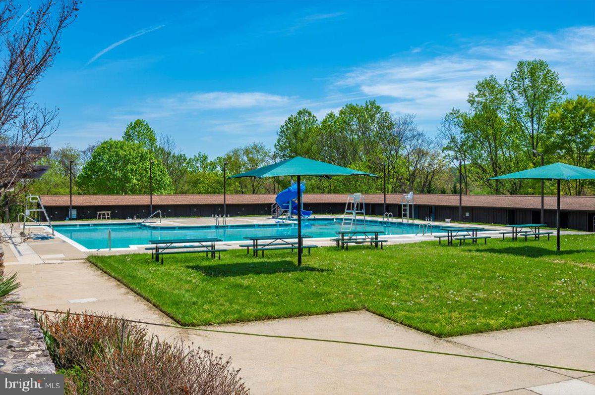 LAKE LINGANORE WOODRIDGE - Residential