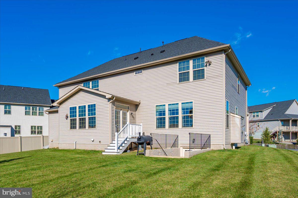 LAKE LINGANORE WOODRIDGE - Residential