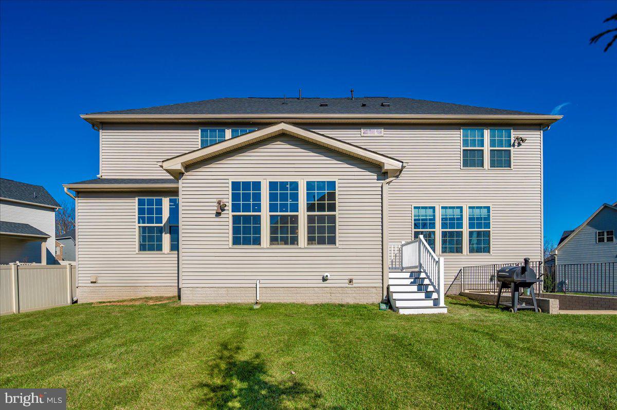 LAKE LINGANORE WOODRIDGE - Residential