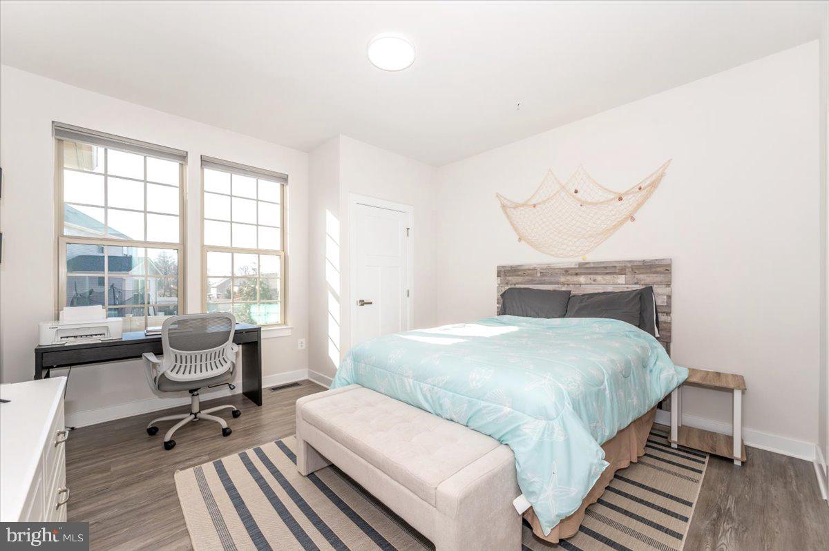 LAKE LINGANORE WOODRIDGE - Residential