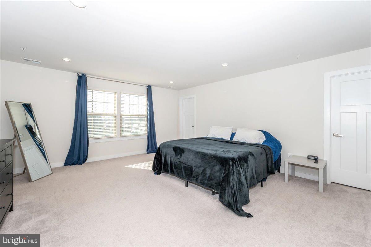 LAKE LINGANORE WOODRIDGE - Residential