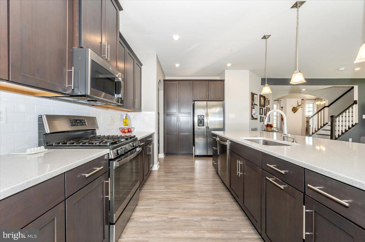 LAKE LINGANORE WOODRIDGE - Residential