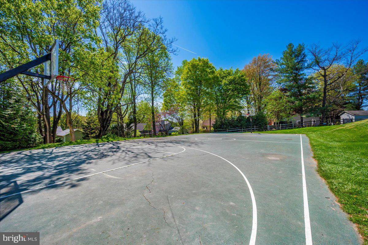 LAKE LINGANORE WOODRIDGE - Residential