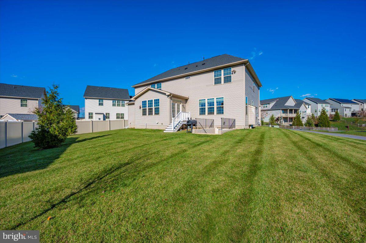 LAKE LINGANORE WOODRIDGE - Residential