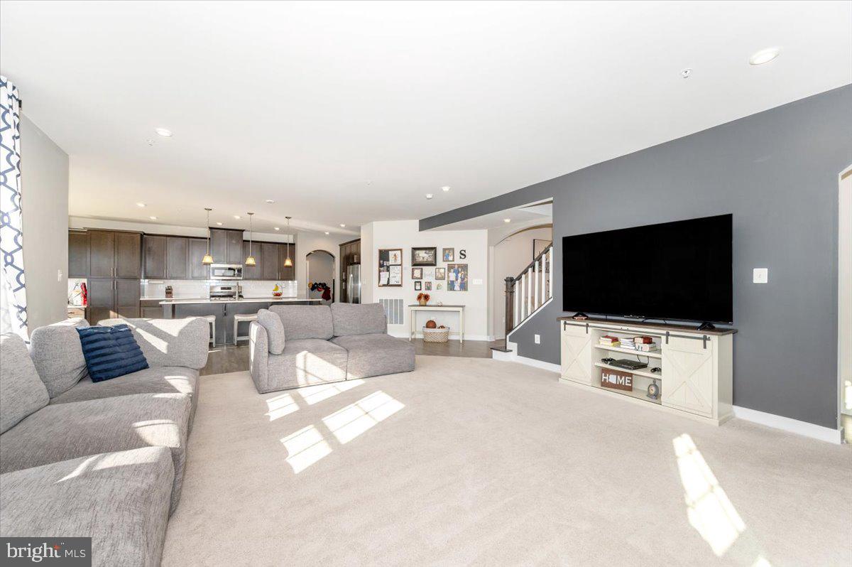 LAKE LINGANORE WOODRIDGE - Residential