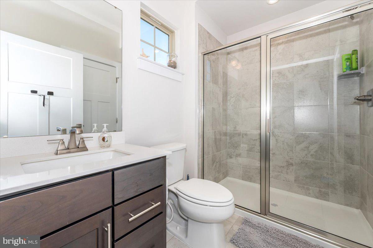 LAKE LINGANORE WOODRIDGE - Residential