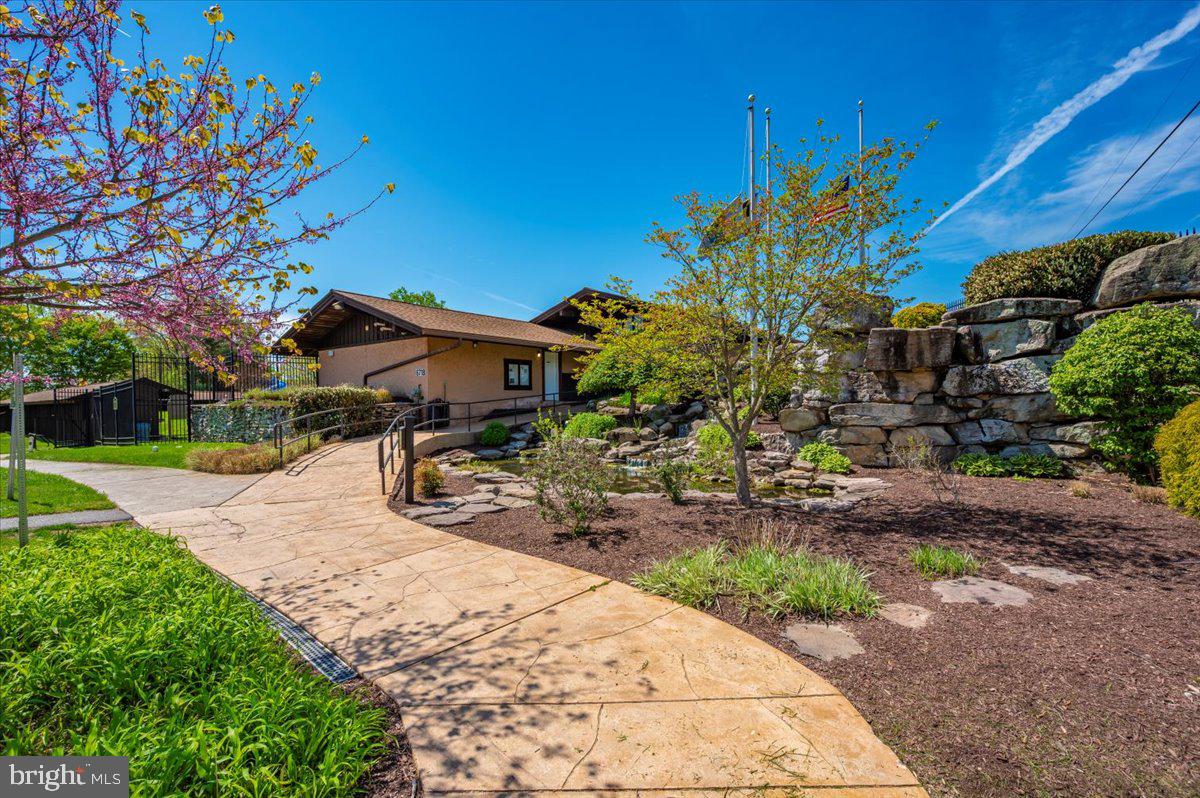 LAKE LINGANORE WOODRIDGE - Residential