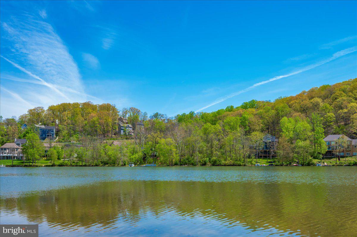 LAKE LINGANORE WOODRIDGE - Residential