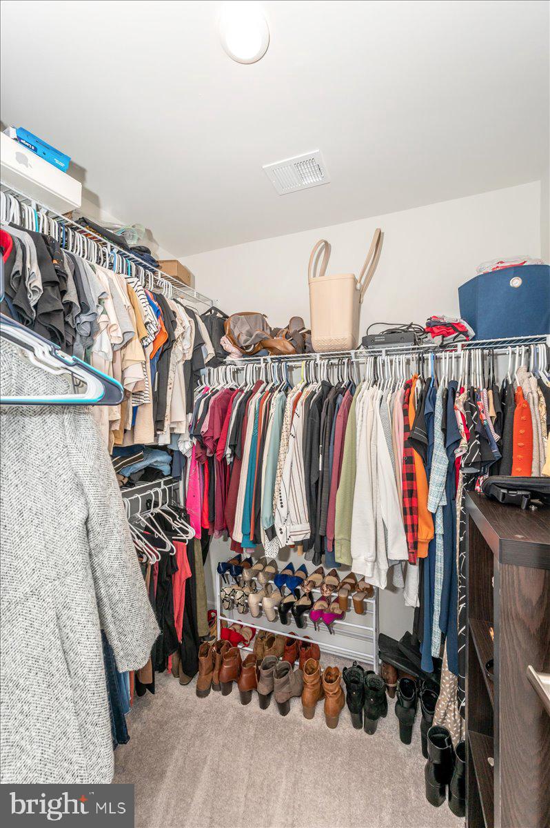 LAKE LINGANORE WOODRIDGE - Residential