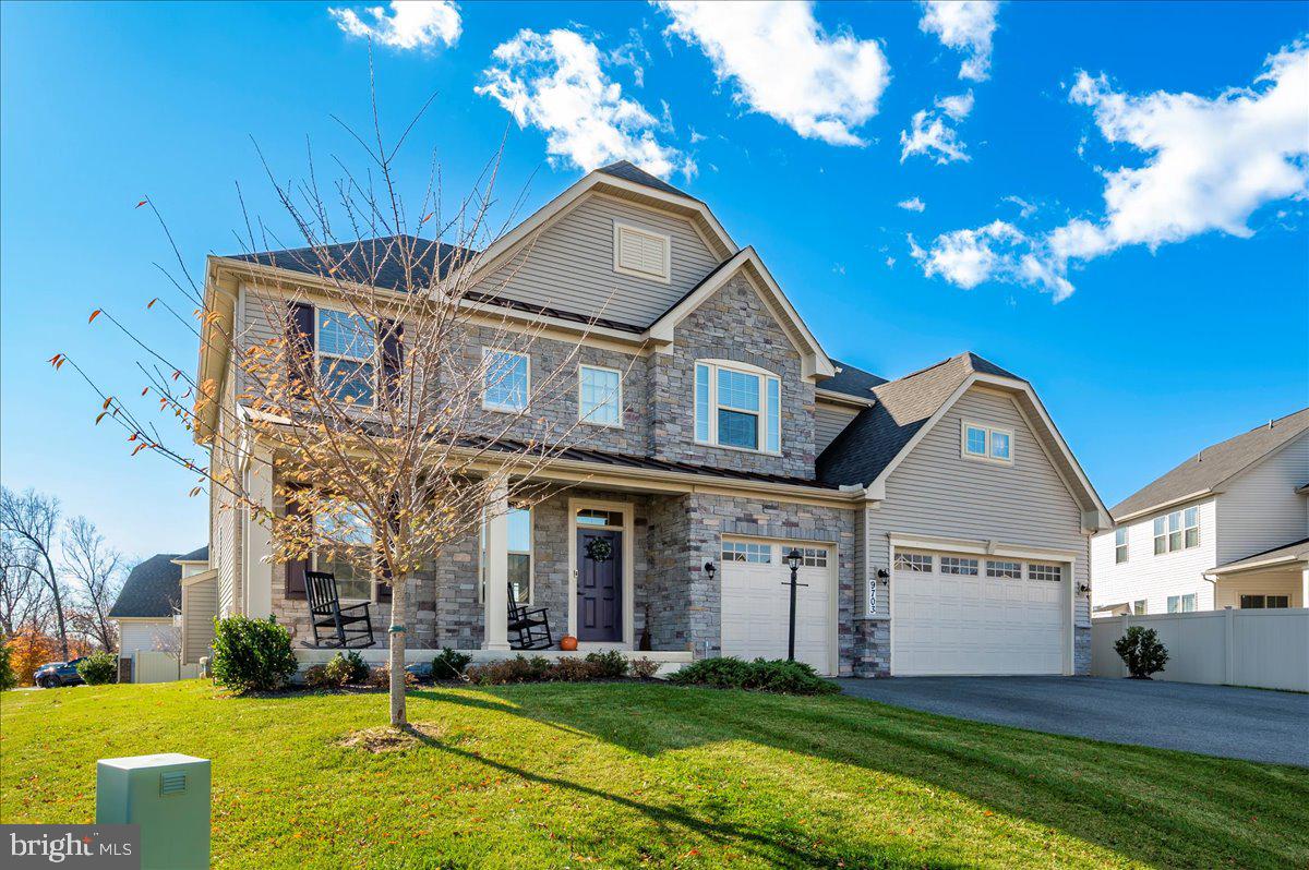 LAKE LINGANORE WOODRIDGE - Residential