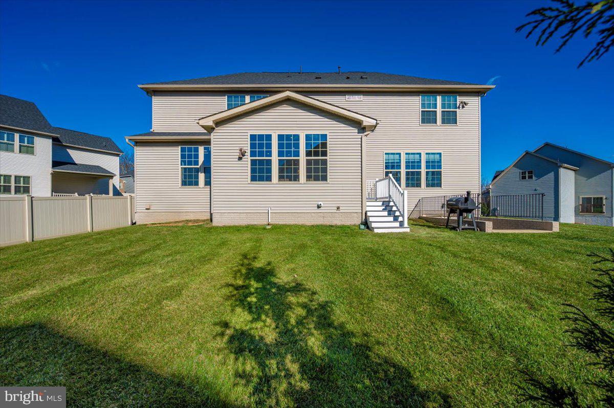 LAKE LINGANORE WOODRIDGE - Residential