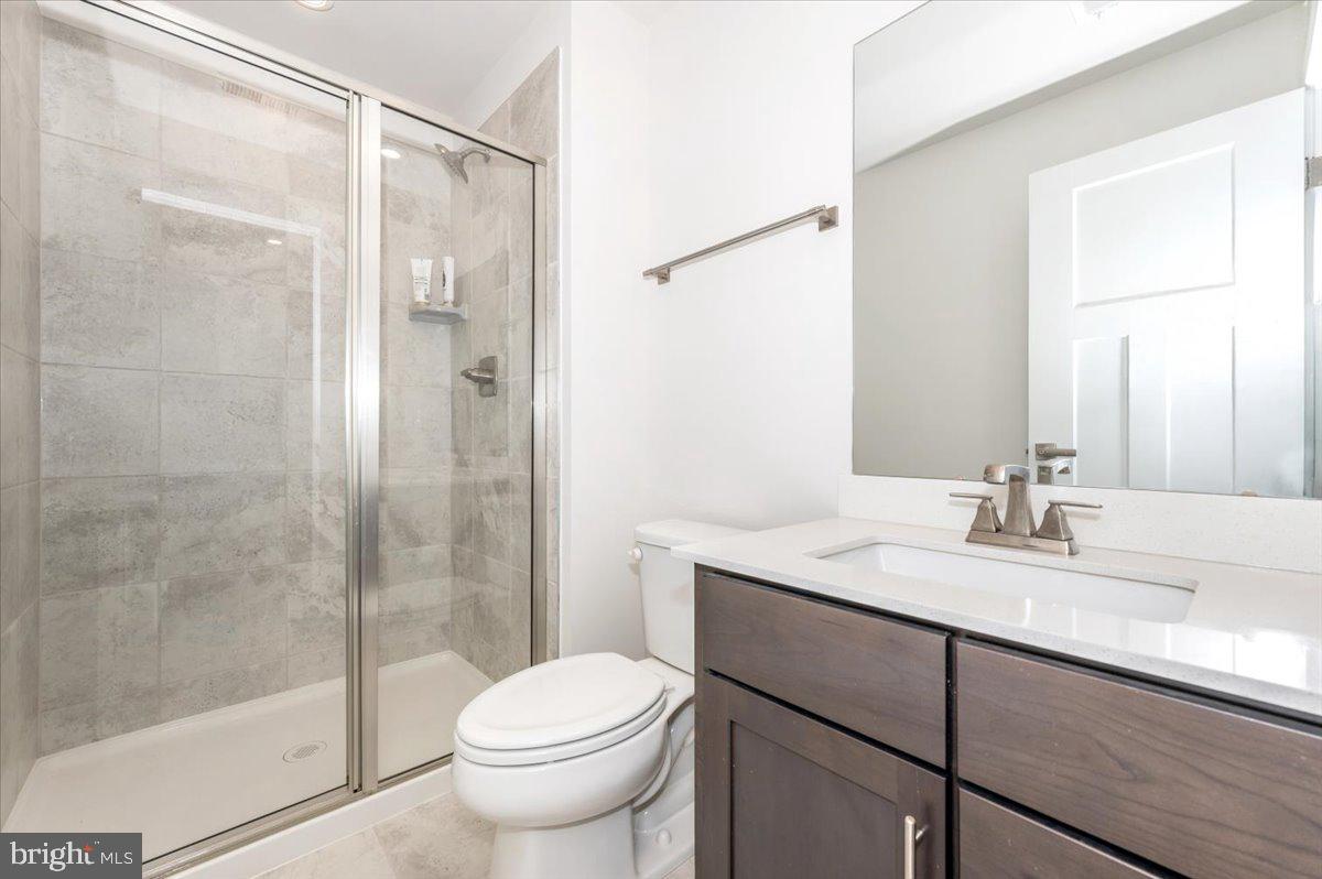 LAKE LINGANORE WOODRIDGE - Residential